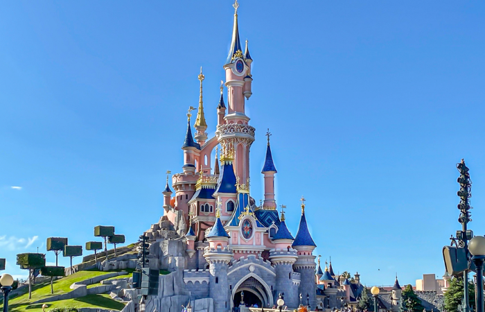 Round-Trip Services to Disneyland Paris